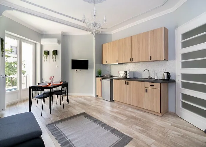 Buda Castle Serpentine *